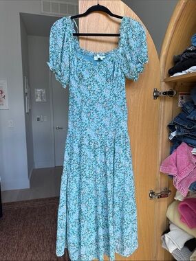 Astr Light Blue Floral Puff-Sleeve Midi Dress